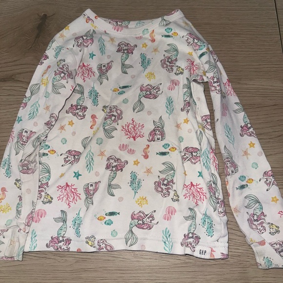 Disney The Little Mermaid Ariel long sleeve - Picture 1 of 3
